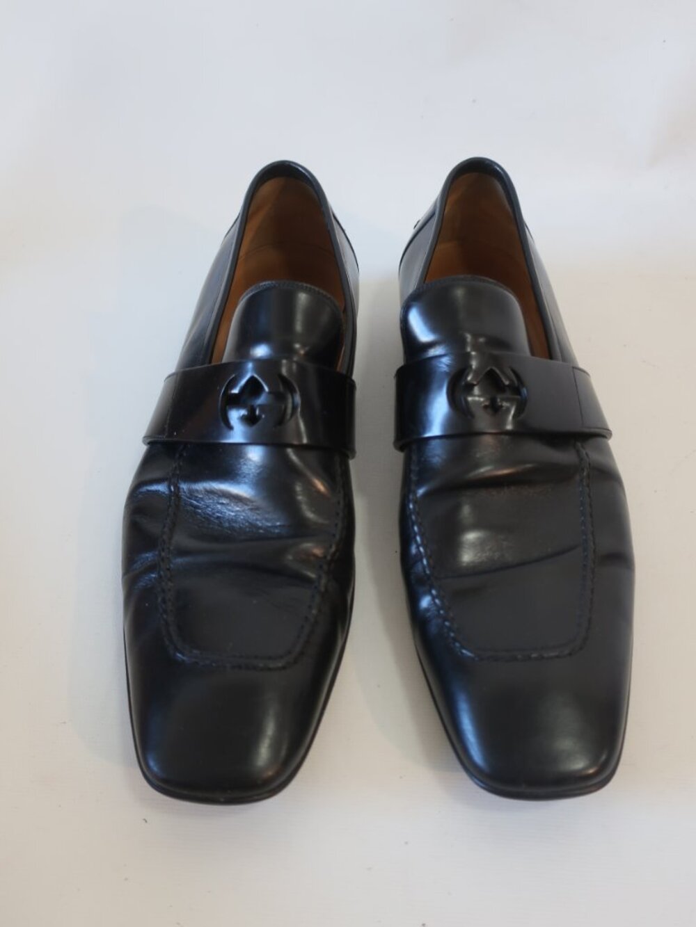 Gucci Black Leather Logo-Trim Slip-On Loafers - Picture 9 of 11